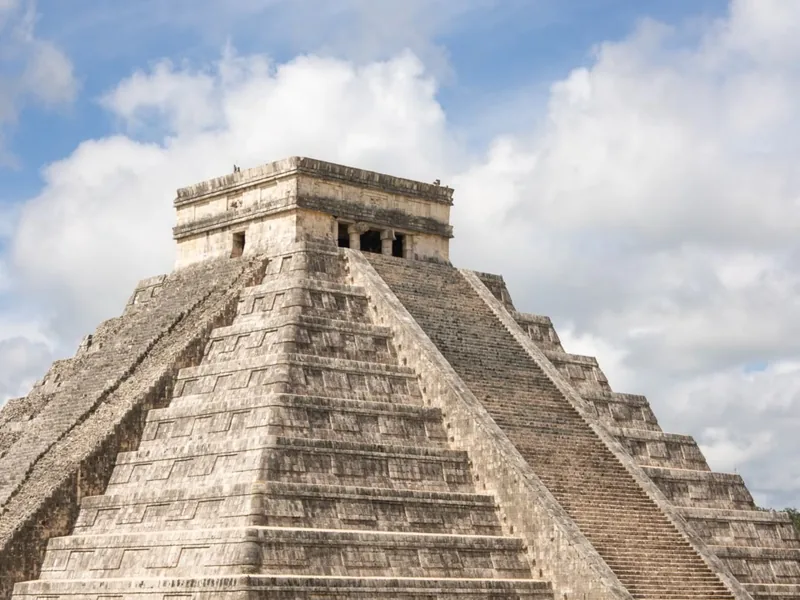El Castillo, the pyramid of Kukulkán at Chichén Itzá